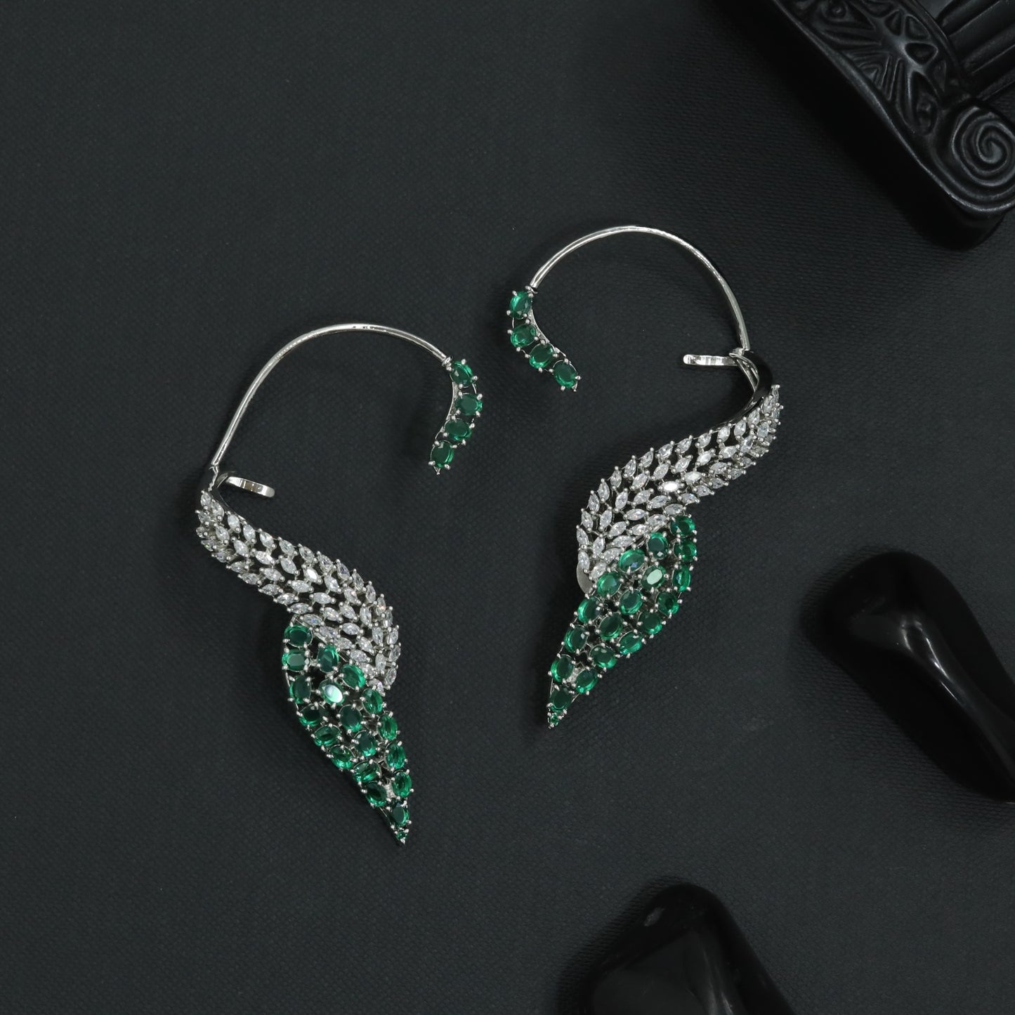 Ember Sweep Earcuff with Curved Mesh Arrangement