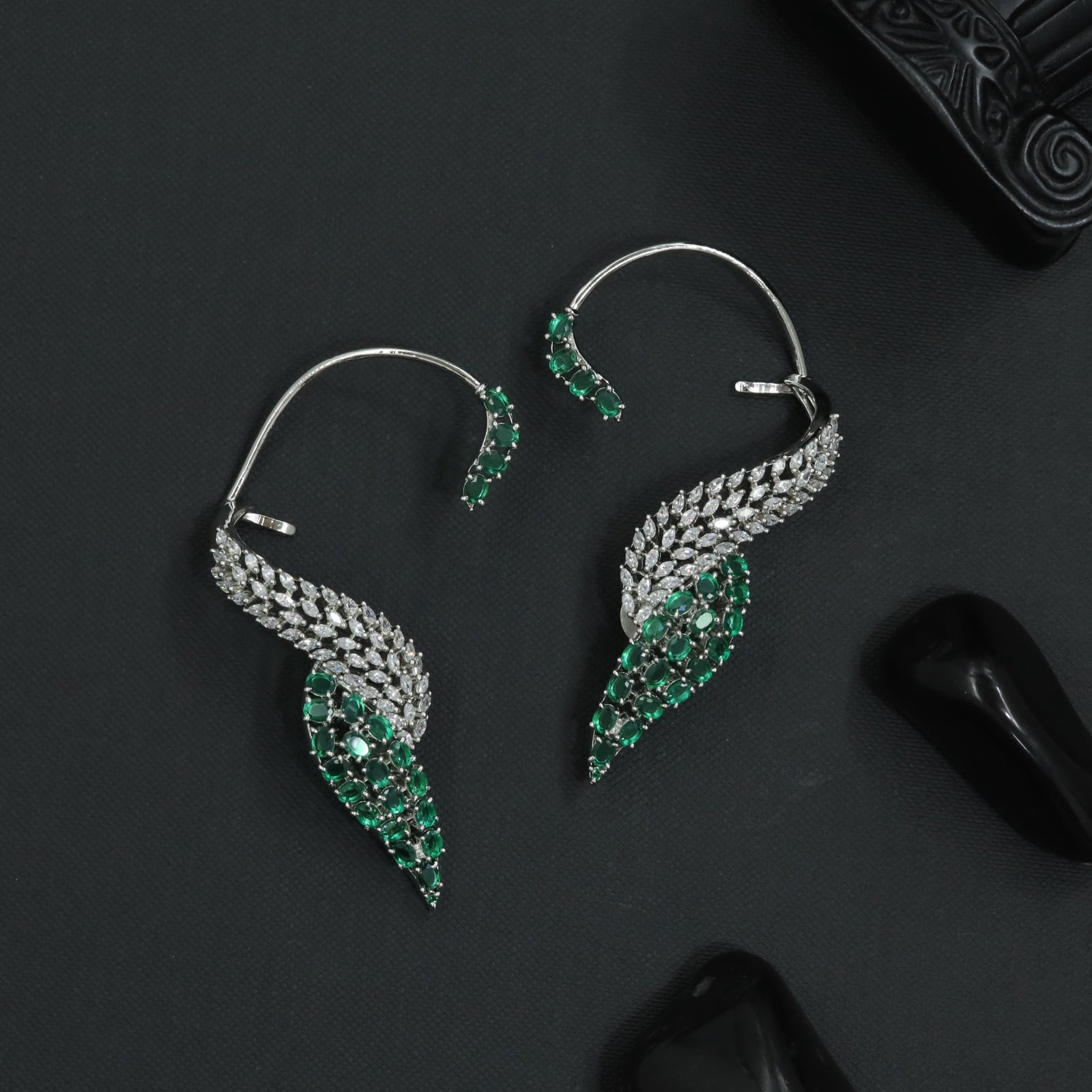 Ember Sweep Earcuff with Curved Mesh Arrangement