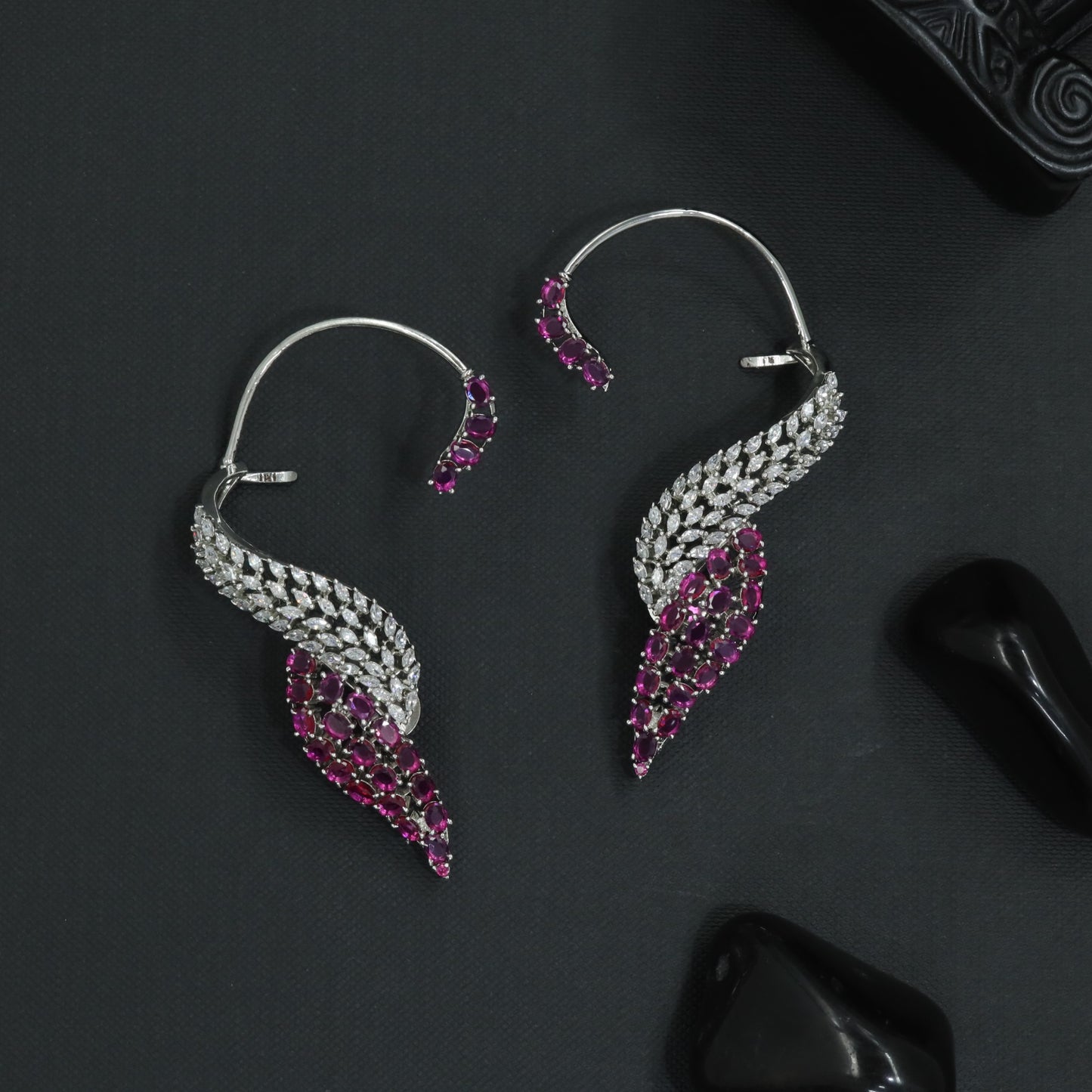 Ember Sweep Earcuff with Curved Mesh Arrangement