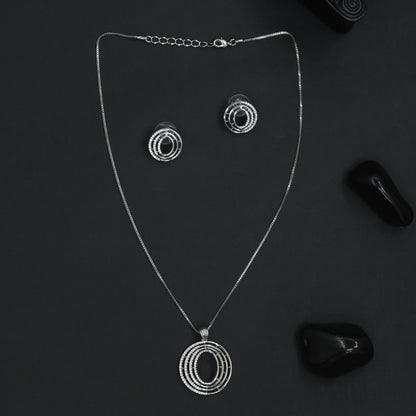 Contour Ring Chain With Sculpted Circular Styling