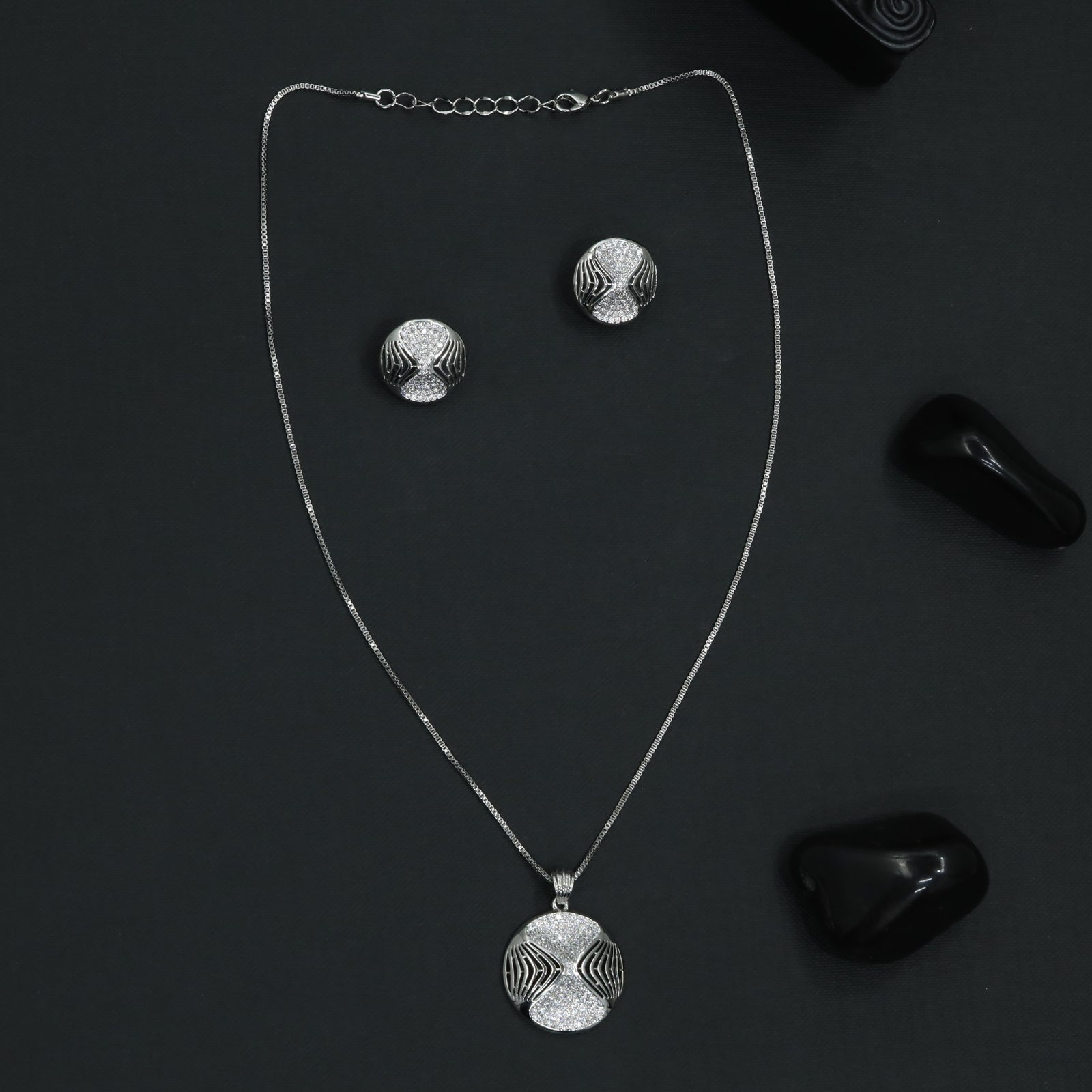 Curved Disc Chain Pendant with Coordinated Stud Set