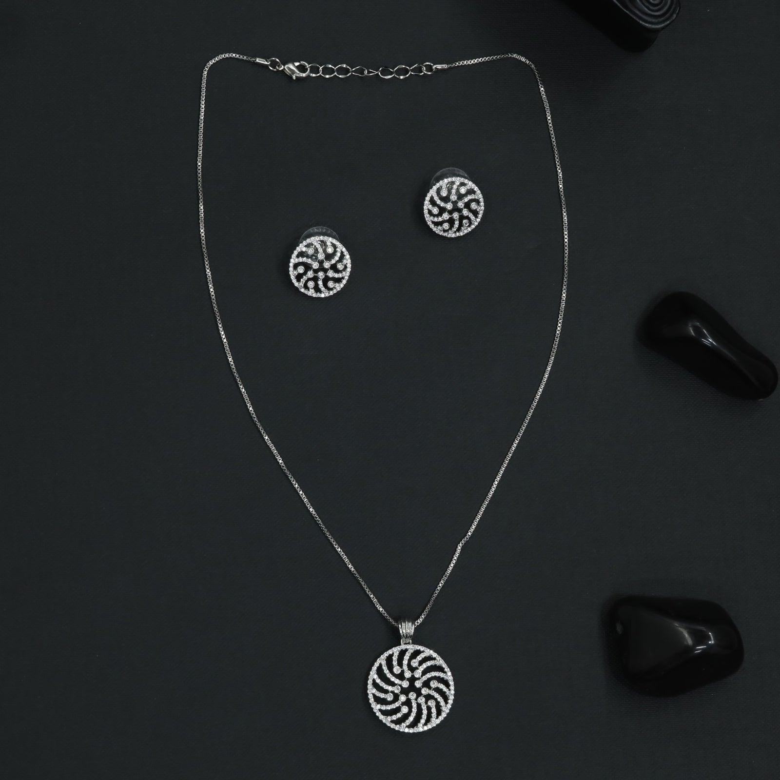 Curved Spiral Rhodium Chain with Pendant Set
