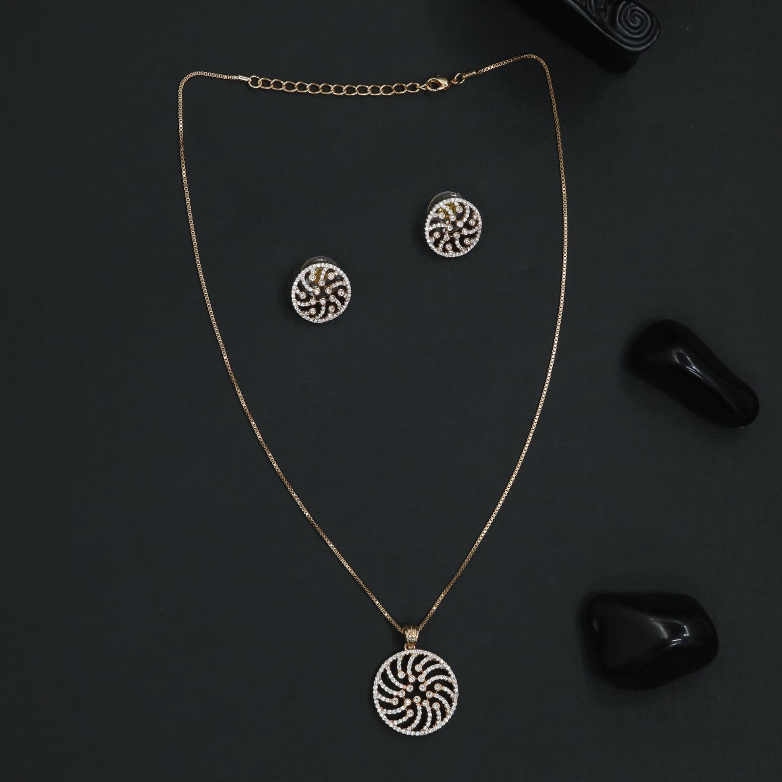 Curved Spiral Rhodium Chain with Pendant Set