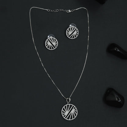 Curled Orbit Chain With Layered Radial Contours