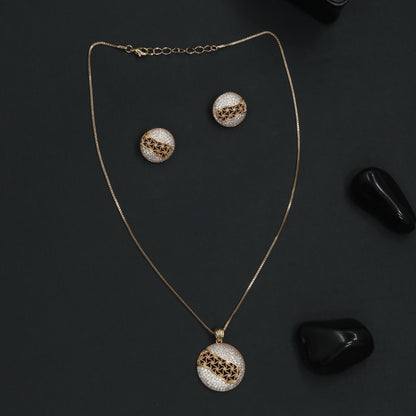 Framed Orbit Chain With Sculpted Round Styling