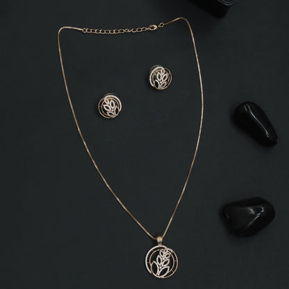 Layered Orbit Chain With Openwork Pendant Design