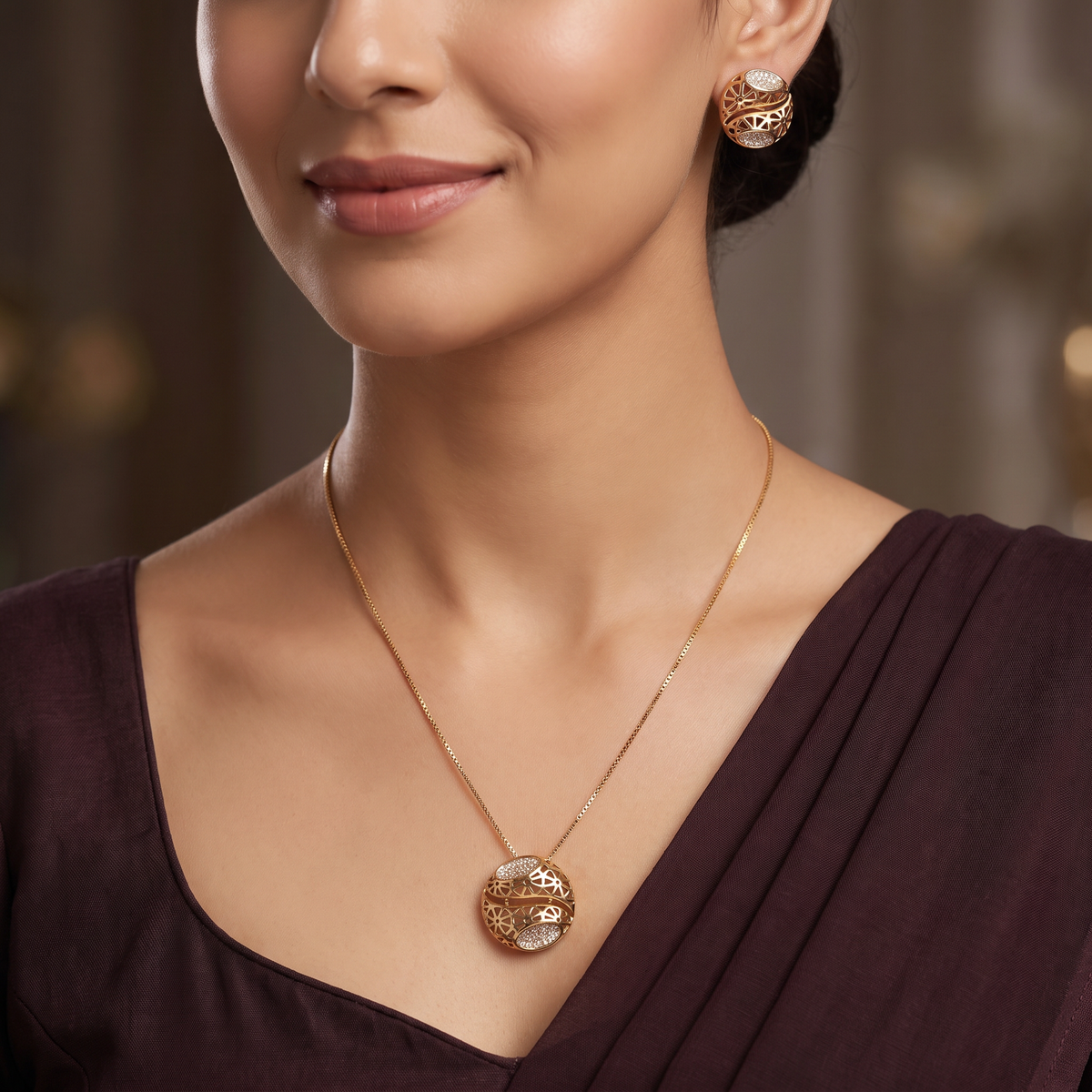Interlock Globe Chain With Sculpted Pendant Styling