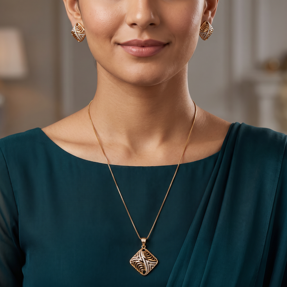 Signature Crest Chain With Openwork Diamond Design
