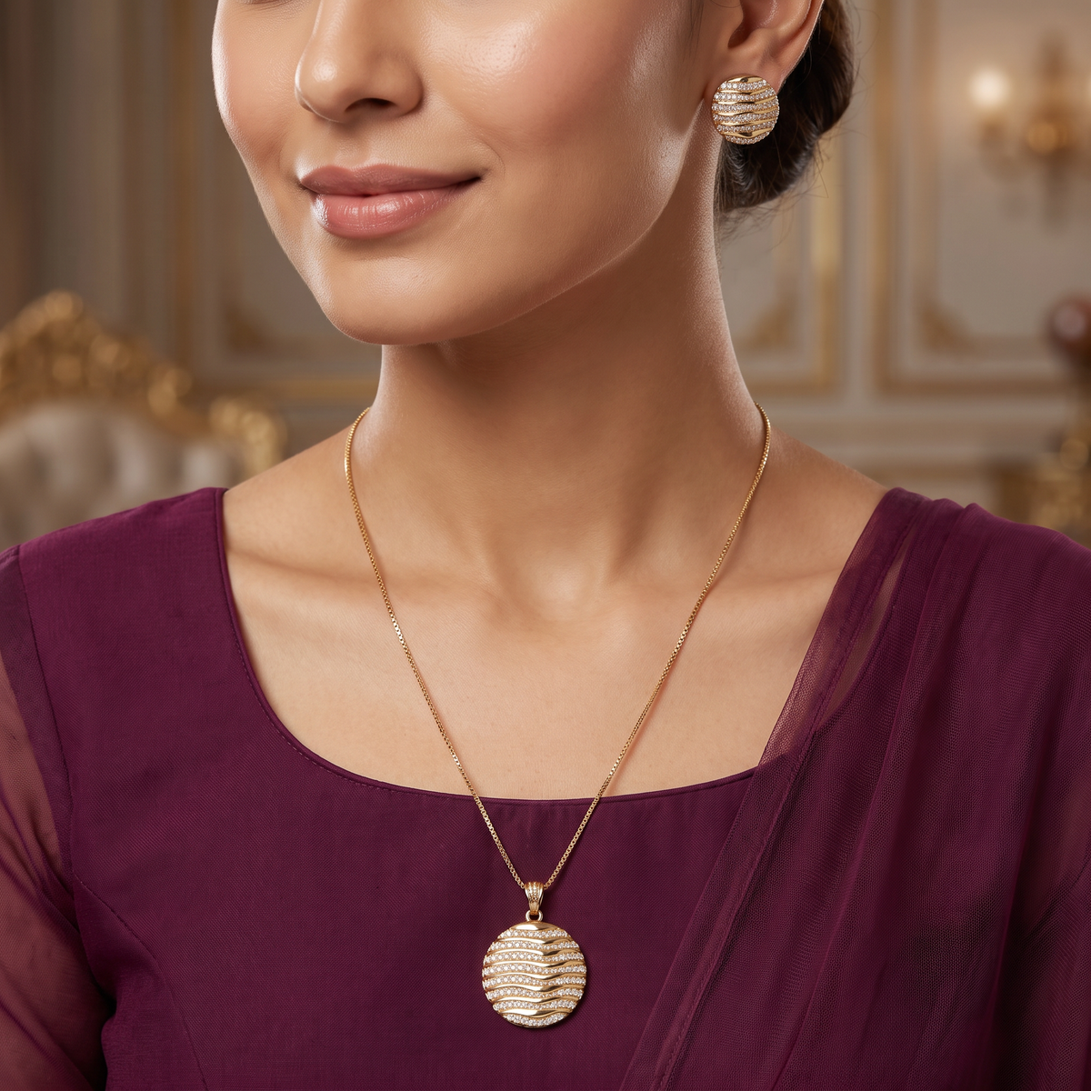 Elite Wave Chain With Decorative Disc Pendant