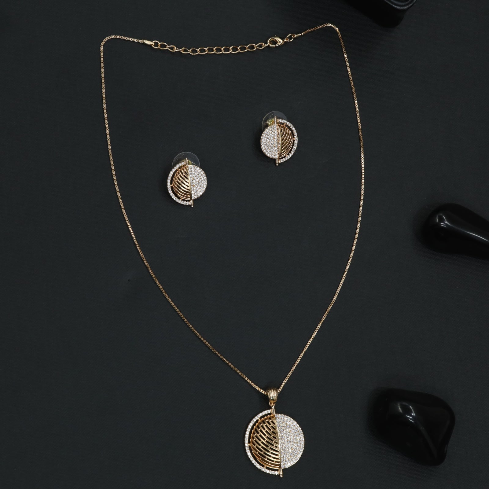 Celestial Split Chain With Layered Disc Pendant