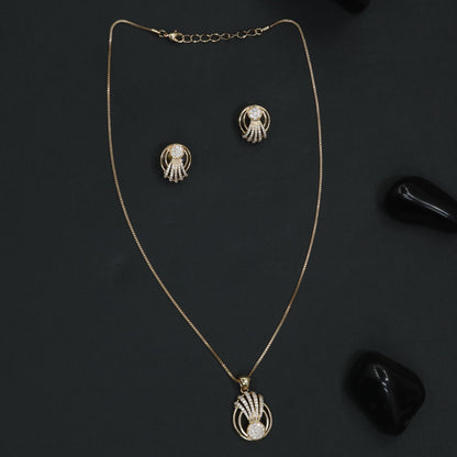 Regal Ripple Chain With Structured Drop Styling
