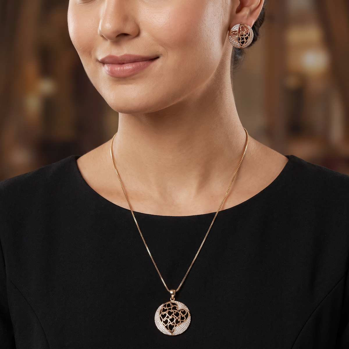 Twilight Heart Chain With Decorative Circular Pendant