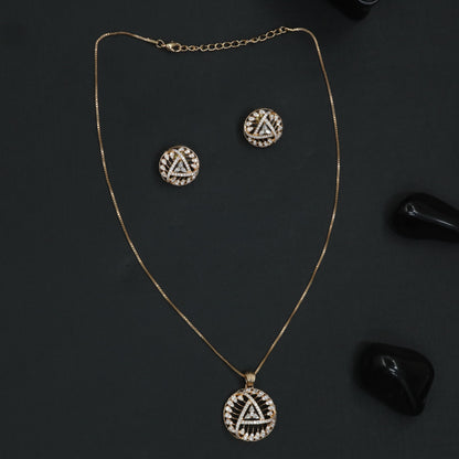 Slender Triangle Chain With Matching Round Studs