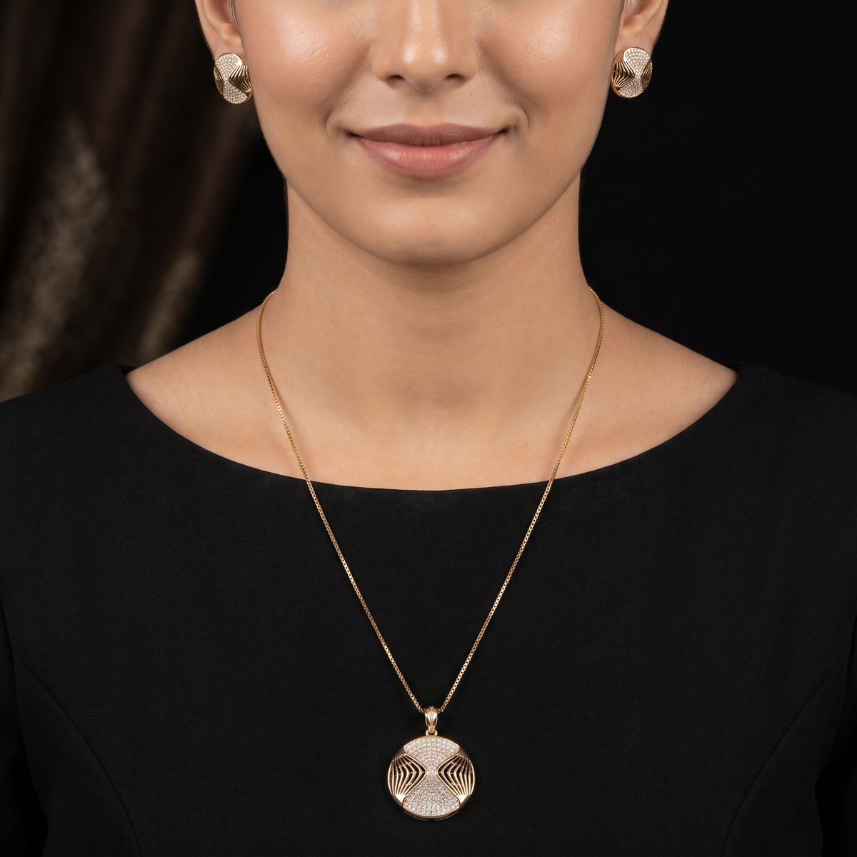 Refined Orb Chain With Layered Circular Design