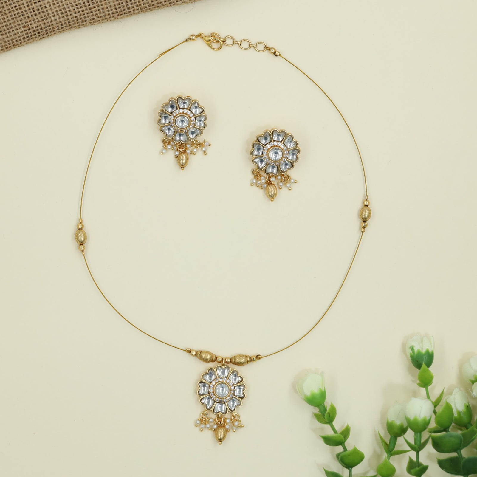 Premium Floral Pendant Jadau Necklace With Minimal Chain Styling