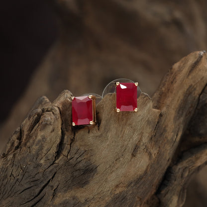 Jewel Bar Gold Polish Stud with Structured Center and Minimal Frame