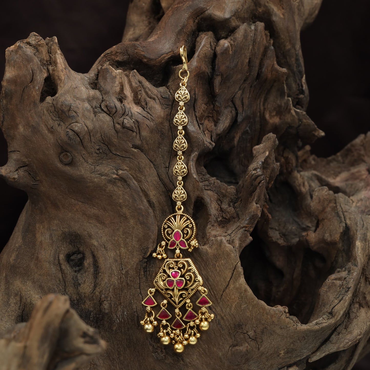 Designer Long Chain Kundan Tikka With Ornamental Pendant Detail