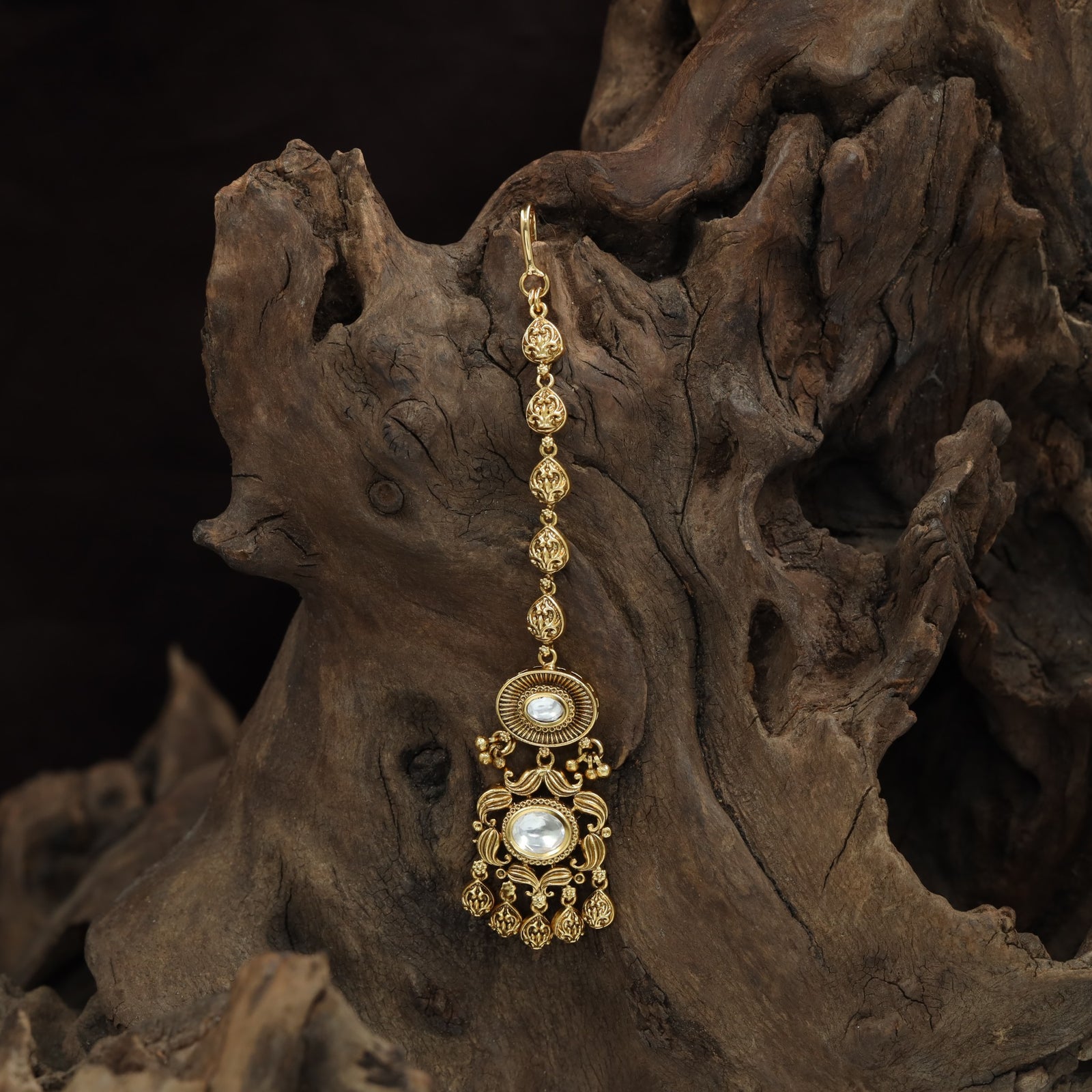 Classic Oval Border Antique Tikka With Decorative Drop Styling