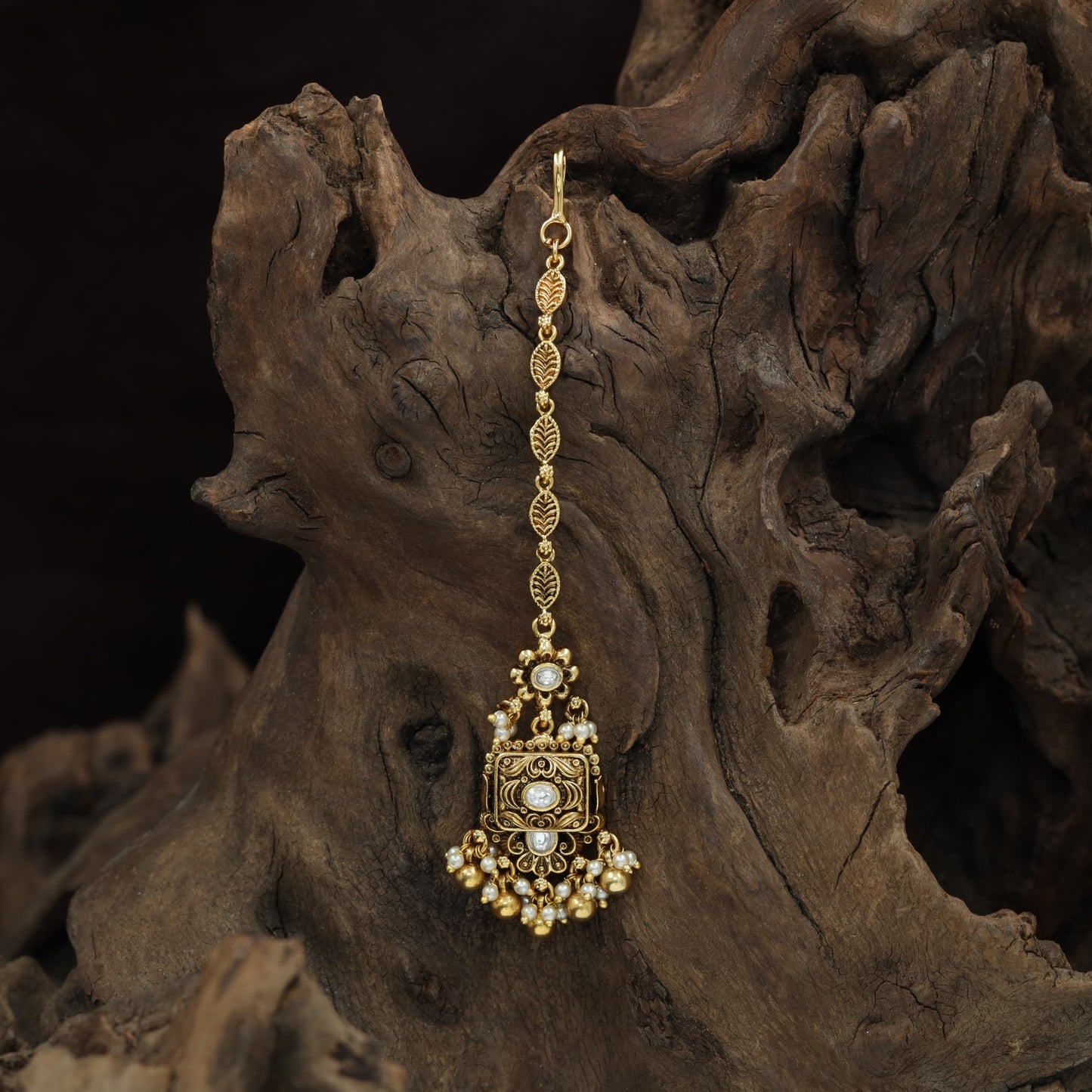 Antique Leaf Link Tikka With Ornate Pendant Fringe Detailing