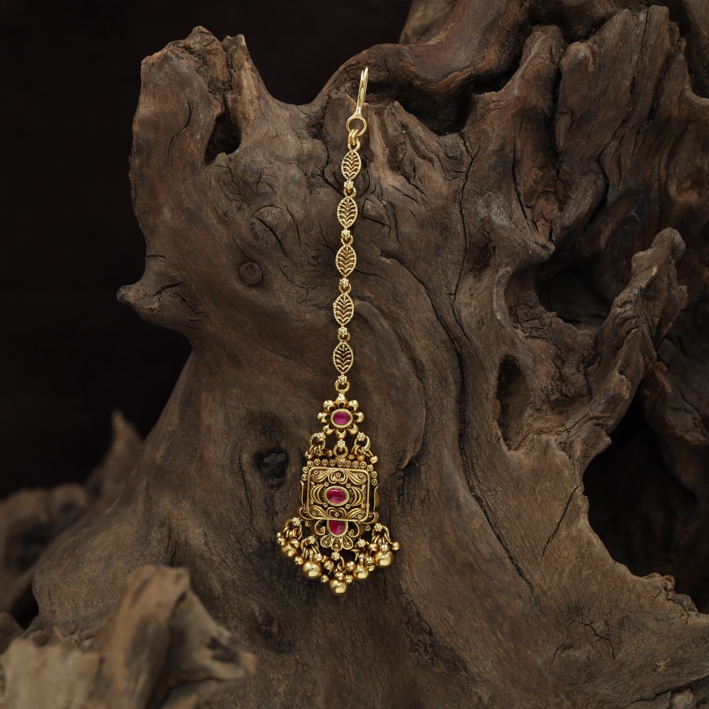 Antique Leaf Link Tikka With Ornate Pendant Fringe Detailing