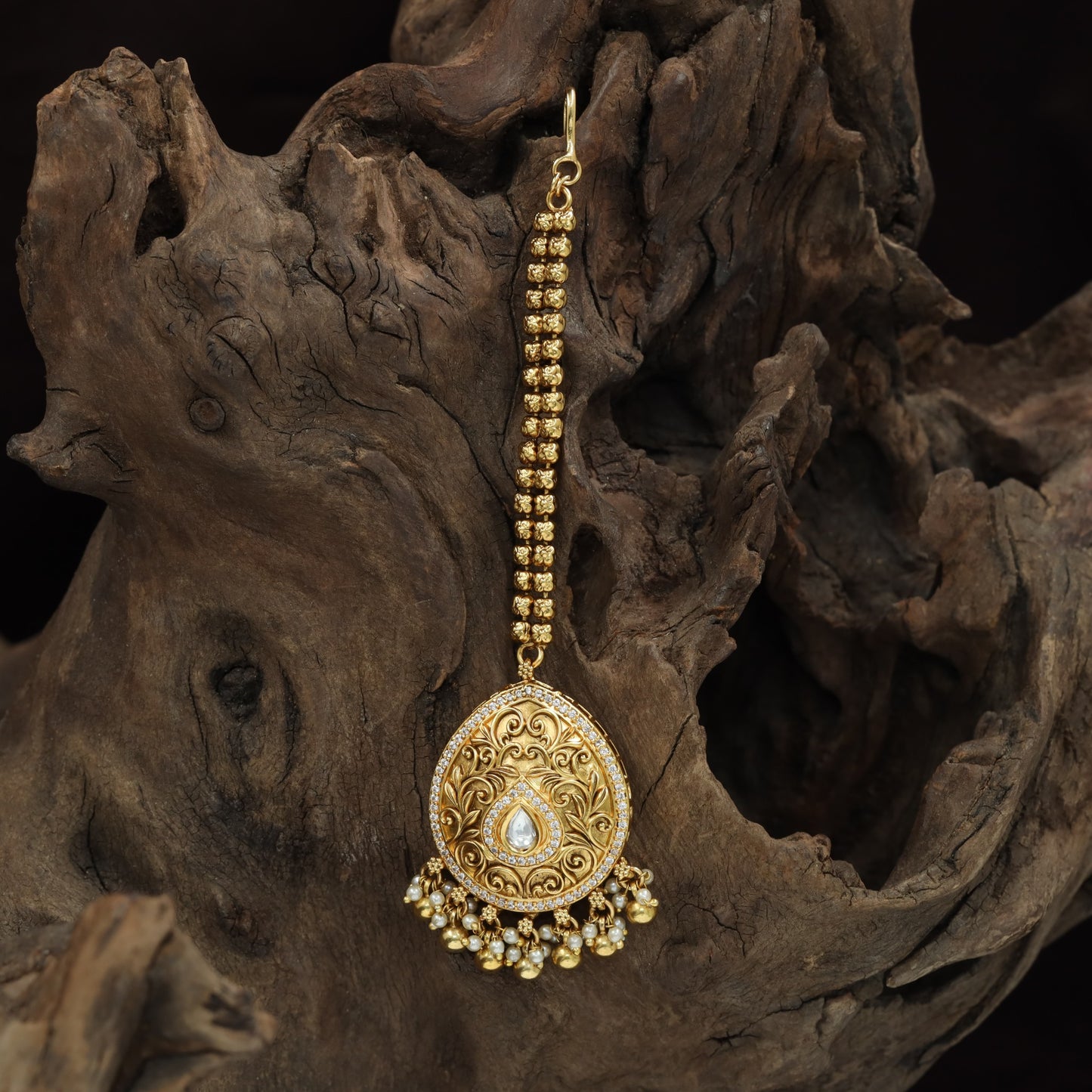 Fioralis Decorative Antique Tikka Pendant Design