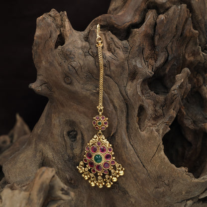 Royal Circular Cluster Kundan Tikka With Pyramid Pendant Design