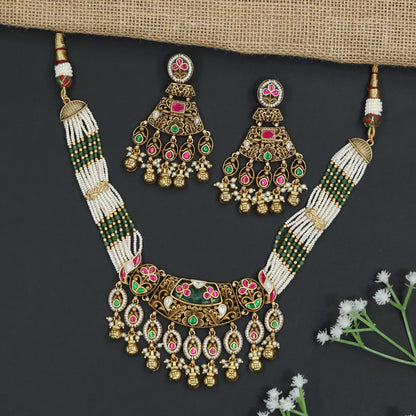 Antique Necklace Set With Decorative Floral Border Detailing