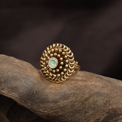 Luxury Oval Centre Antique Finger Ring With Sculpted Spiral Detailing