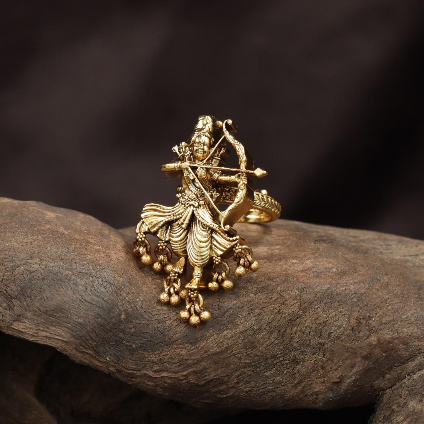 Elegant Antique Finger Ring with Ram Archer Motif
