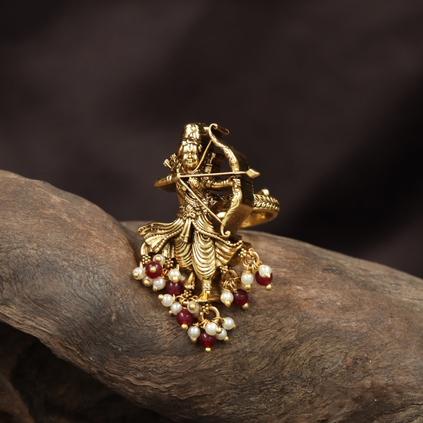 Elegant Antique Finger Ring with Ram Archer Motif