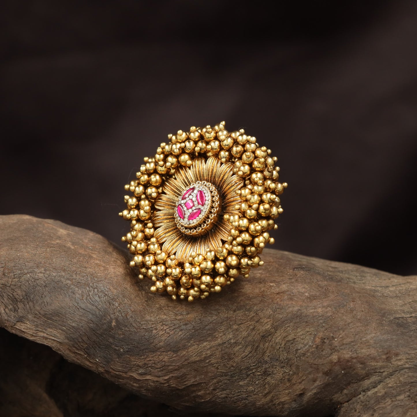 Regal Antique Finger Ring featuring Structured Panel Borders