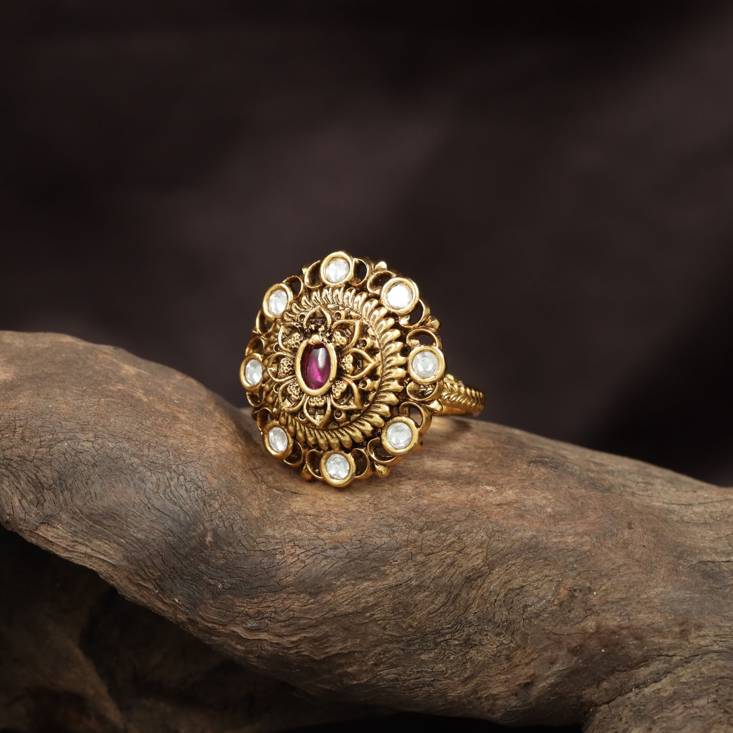 Royal Floral Frame Antique Finger Ring With Elevated Disc Craftsmanship