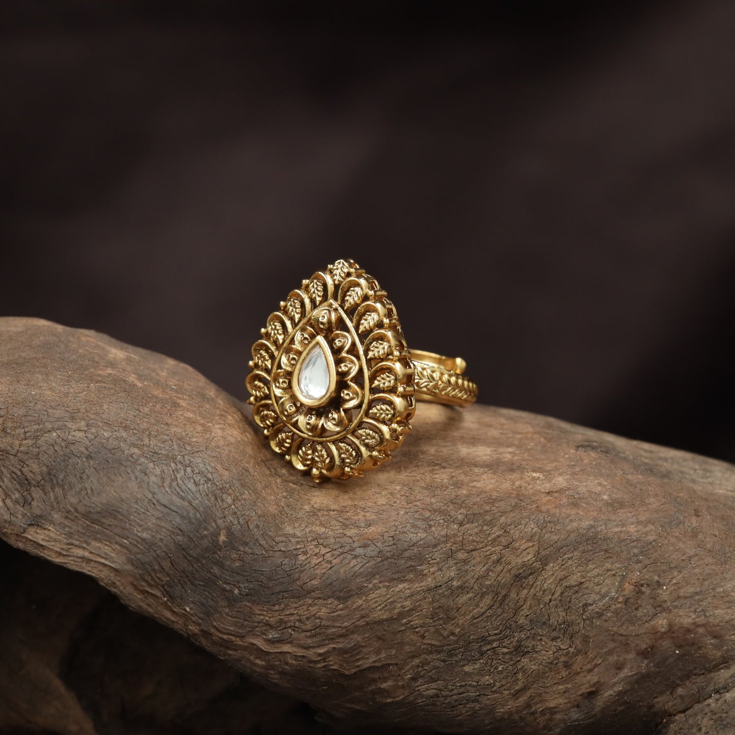 Antique Pear Border Finger Ring With Layered Detailing