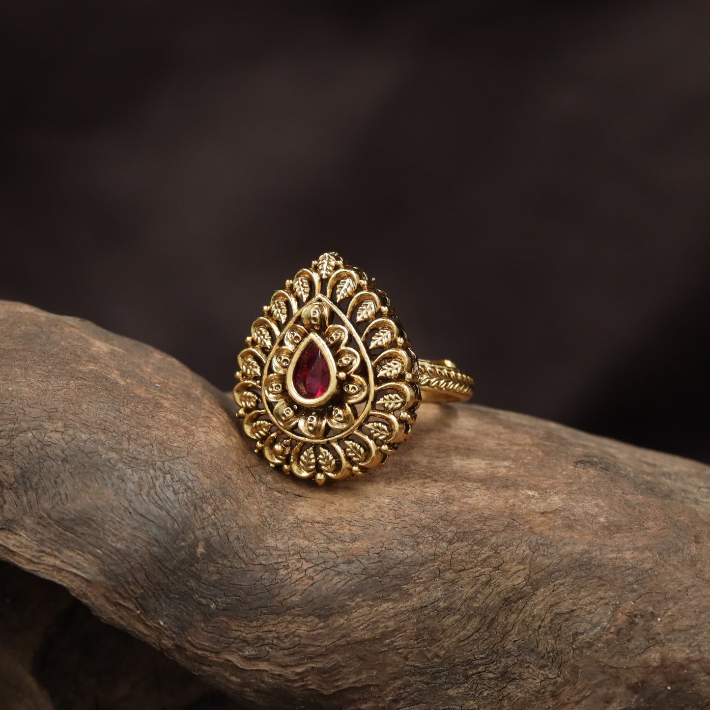 Antique Pear Border Finger Ring With Layered Detailing