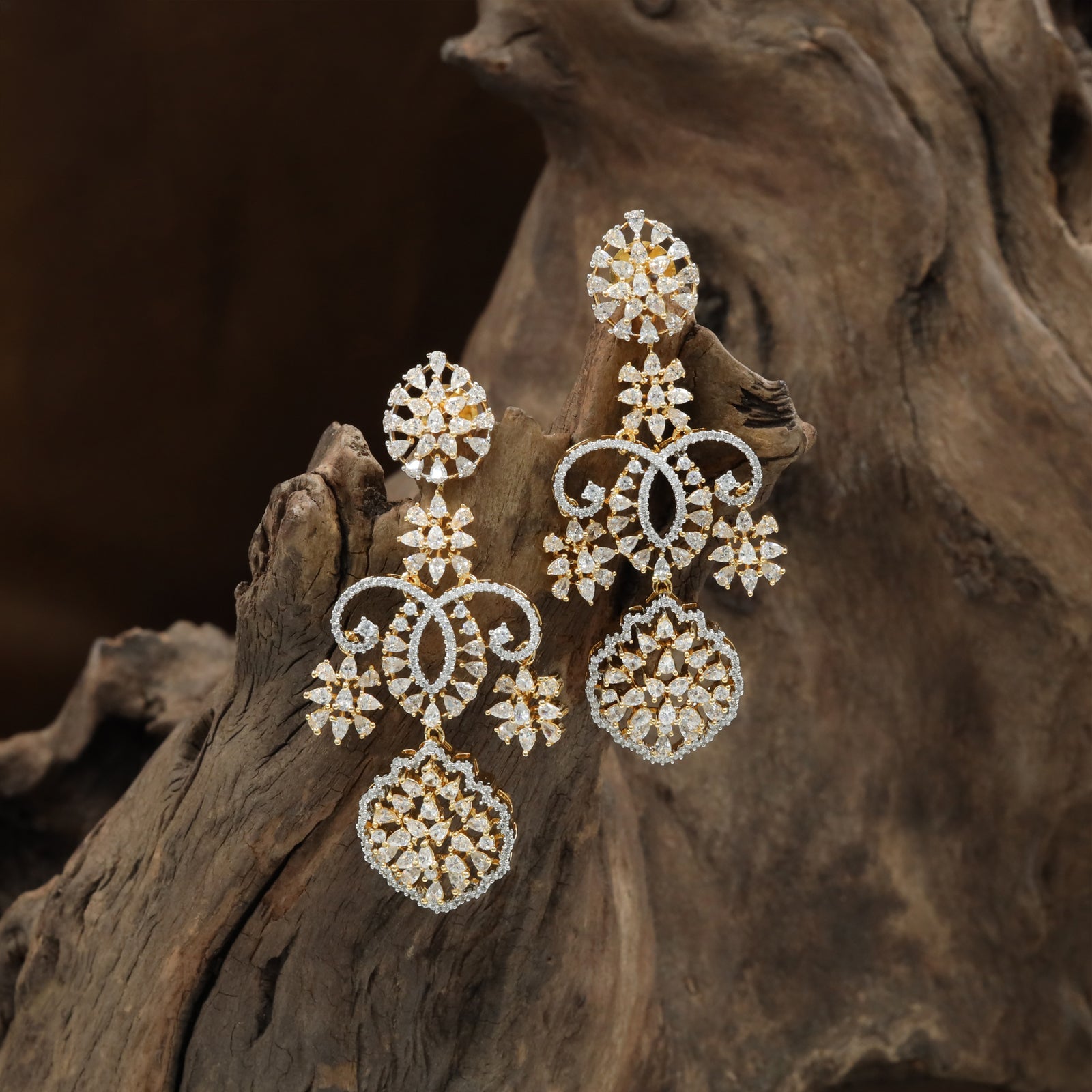 Radiant Gj Hangings Crafted with Lattice-filled Circular Drops and Flower Accents