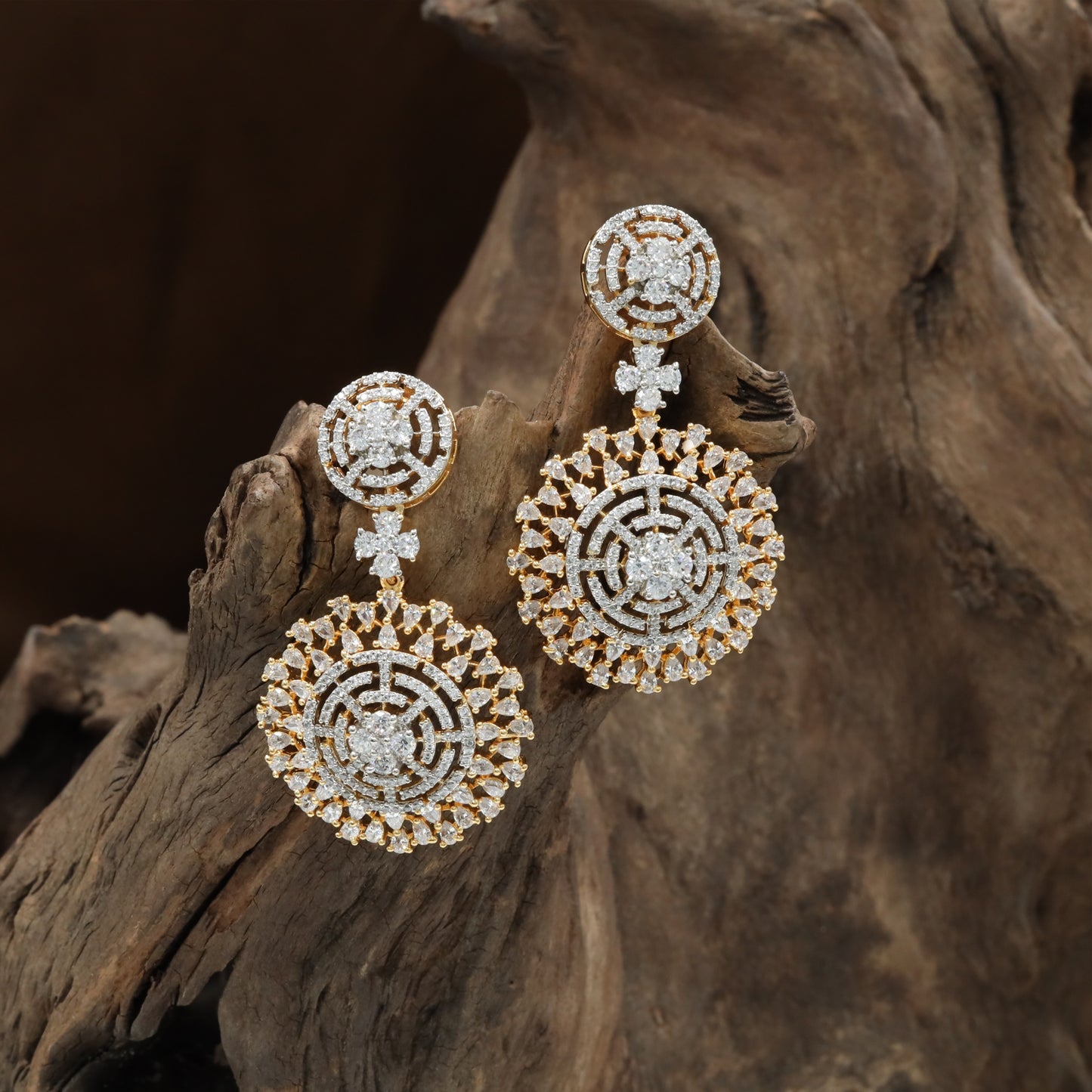 Classic Open Hanging with Decorative Round Frame Pattern