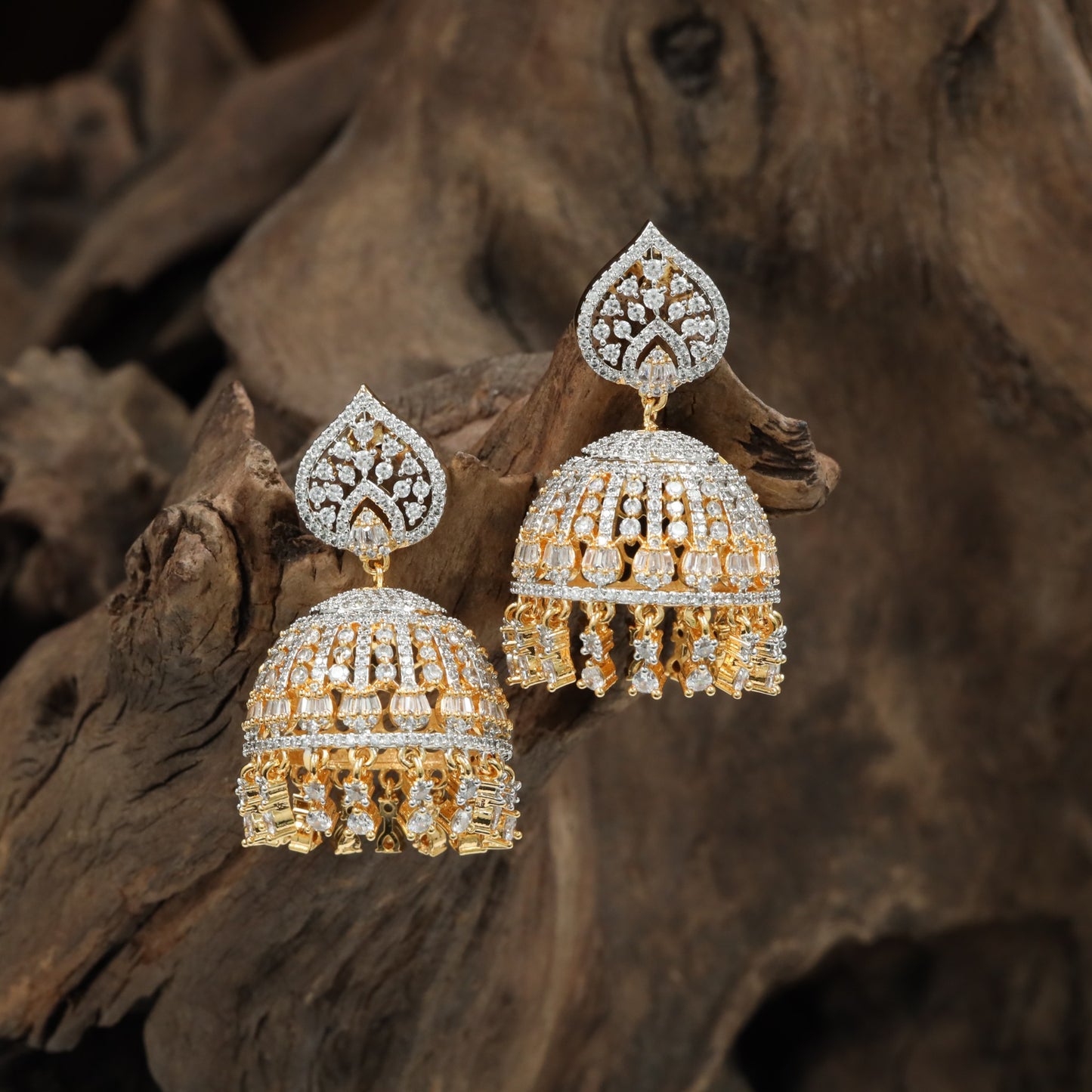 Structured Dome GJ Jumka with Open Crystal Arrangement
