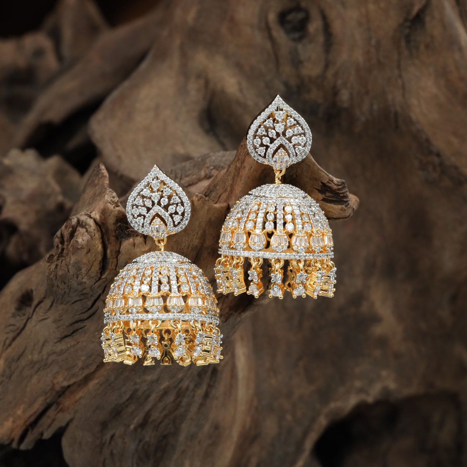 Structured Dome GJ Jumka with Open Crystal Arrangement