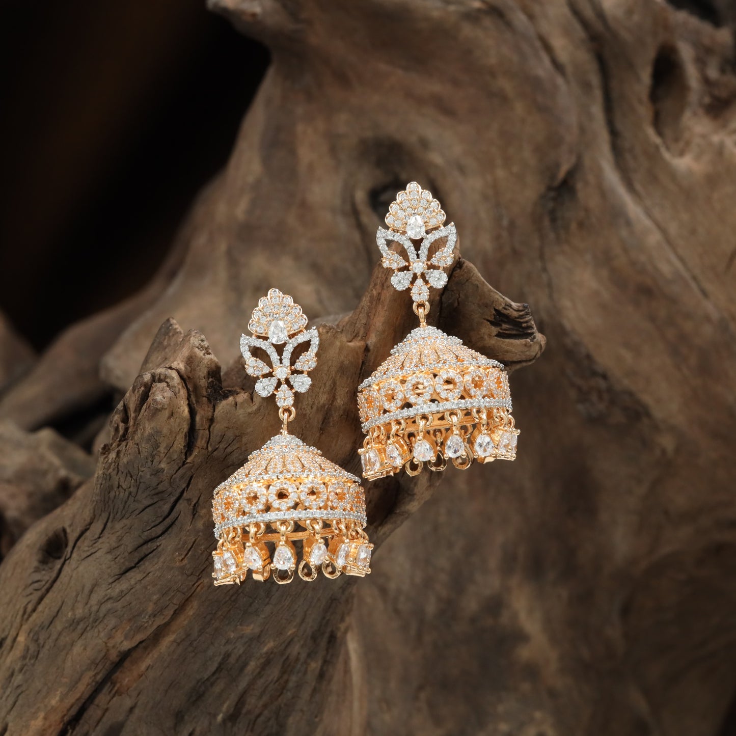 Grand lattice Gj jumka with rounded hanging design