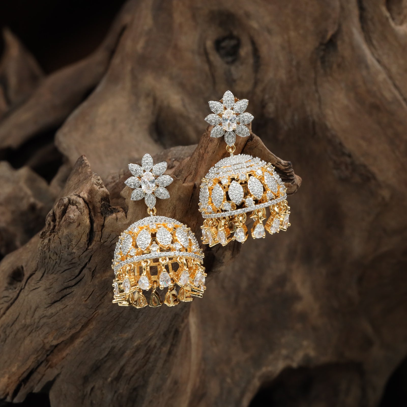 Floral arch Gj Jumka with clustered dome structure