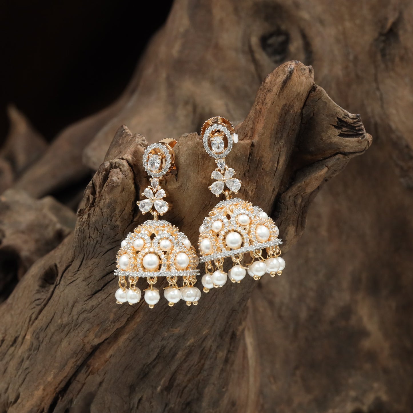 Beaded pearl Gj Jumka with clustered hanging drops