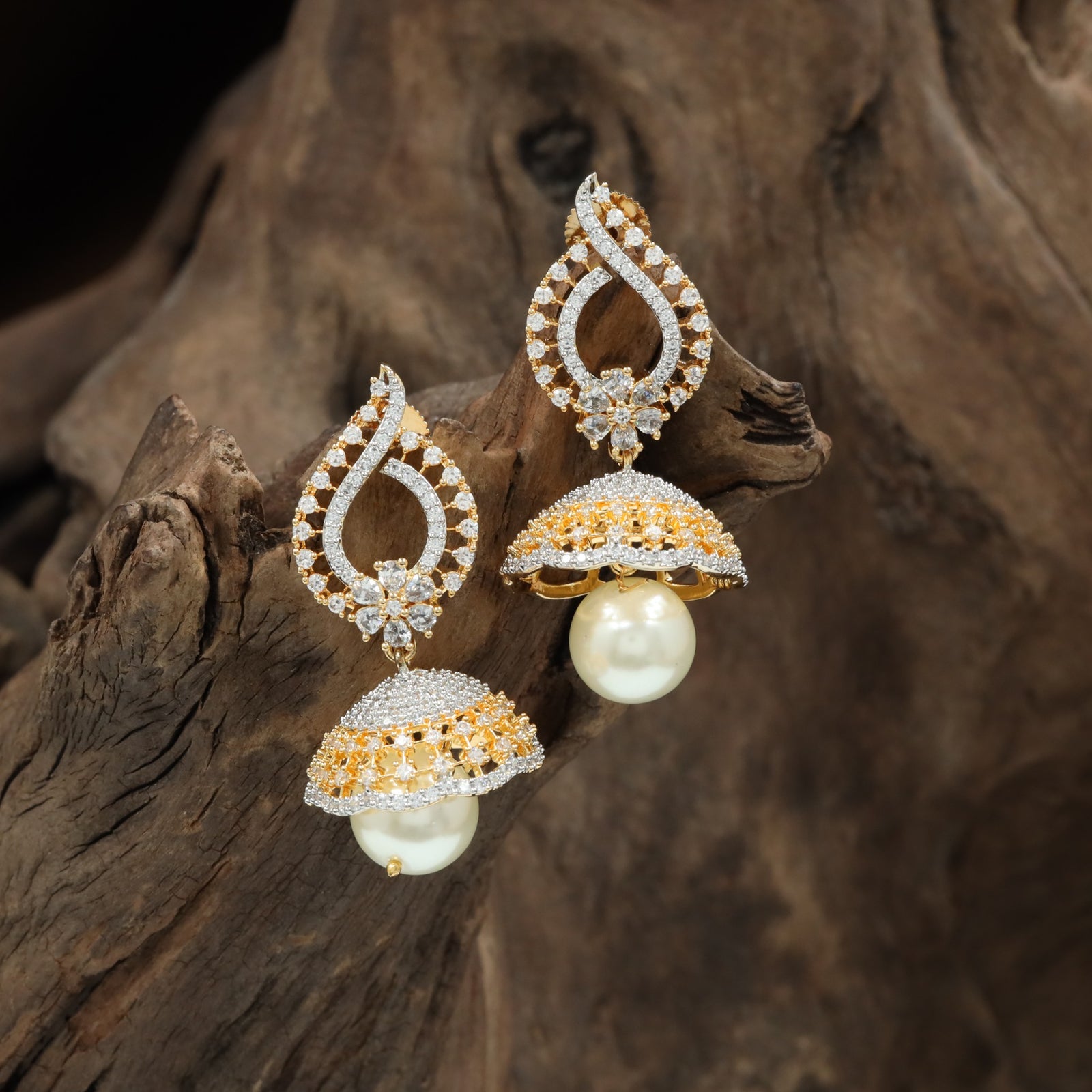 Flared arch Gj Jumka with suspended pearl drop