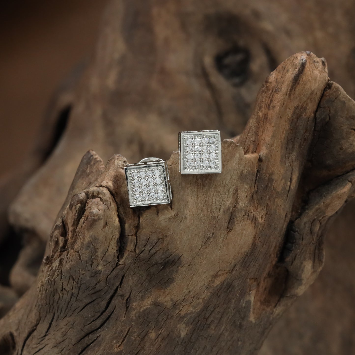 Radiant Square Stud with Compact Cluster Arrangement