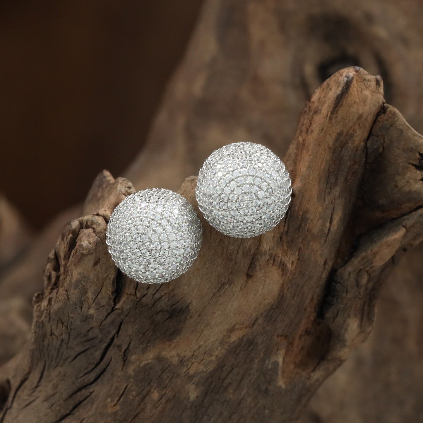 Classic Dome Stud with Symmetrical Texture Layout