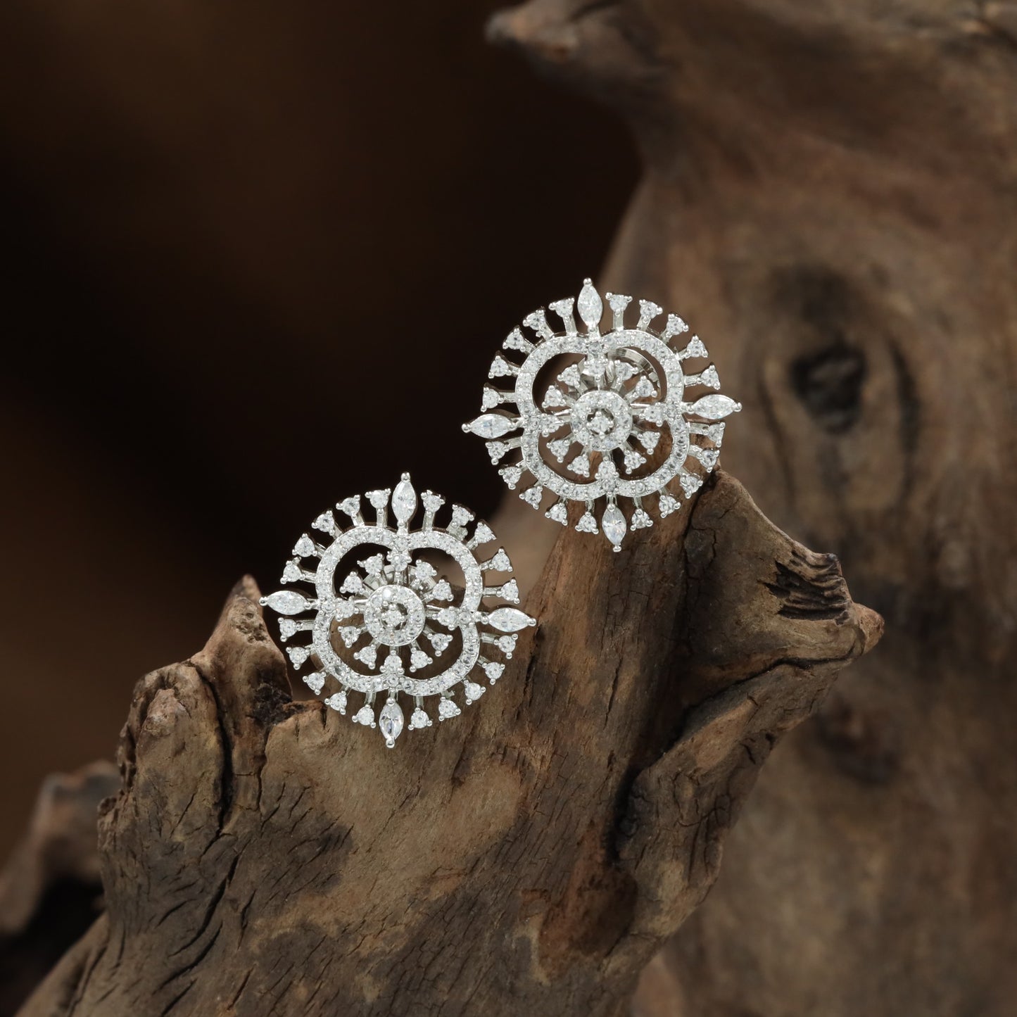 Velvet Orbit Wheel Stud with Radiating Border Detailing