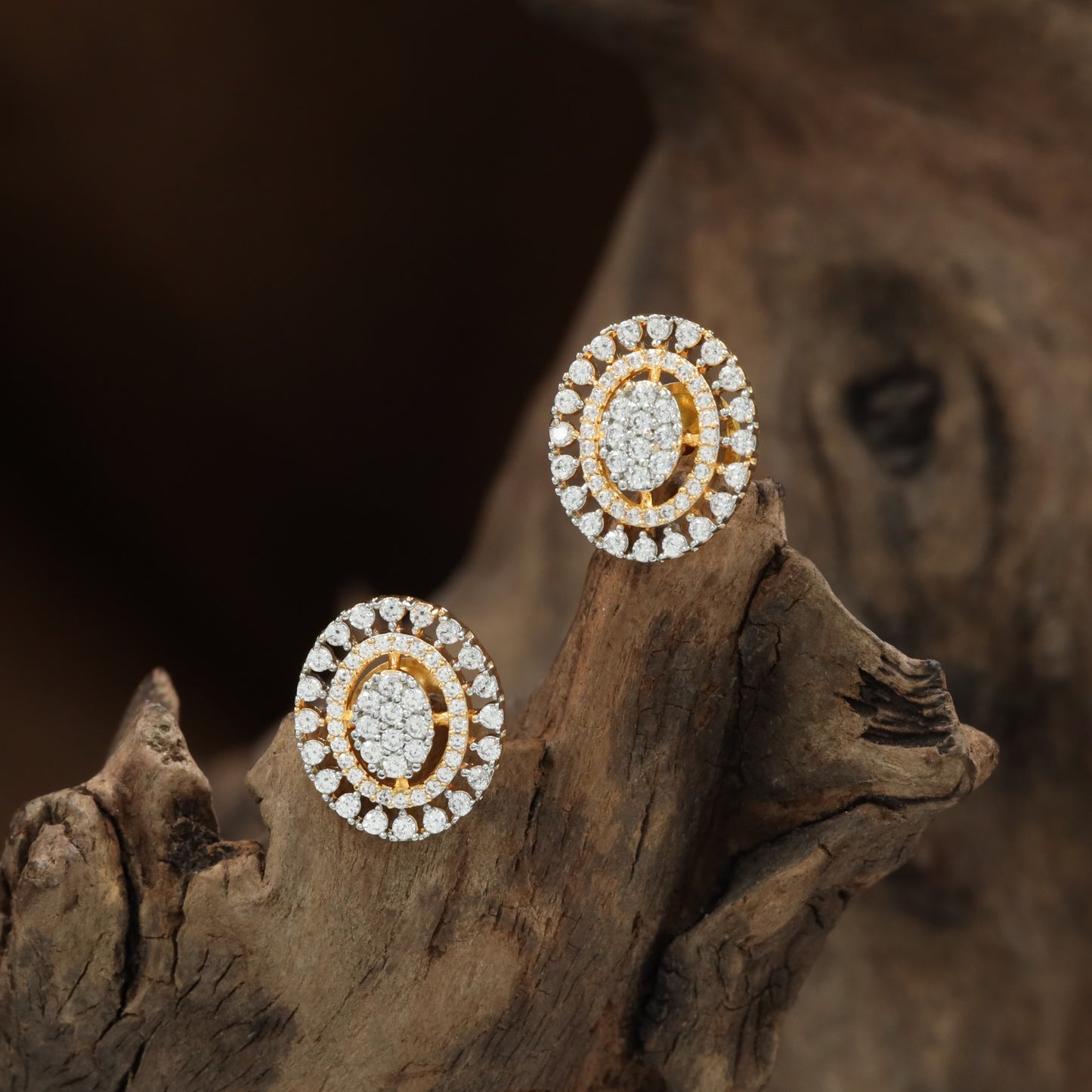 Twinkle Oval Disc Stud with Encircled Border Styling