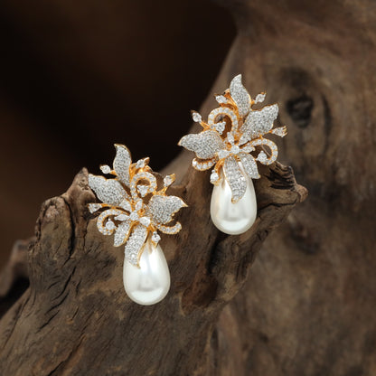 Prestige Pearl Halo Stud with Sculpted Vine Detailing