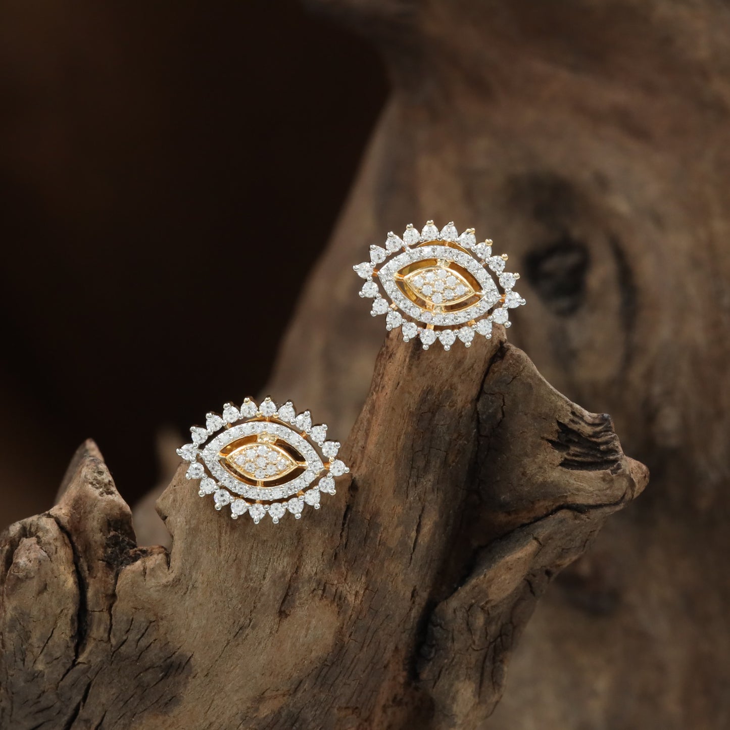 Empress Eye Shape Stud with Double Outline Structure