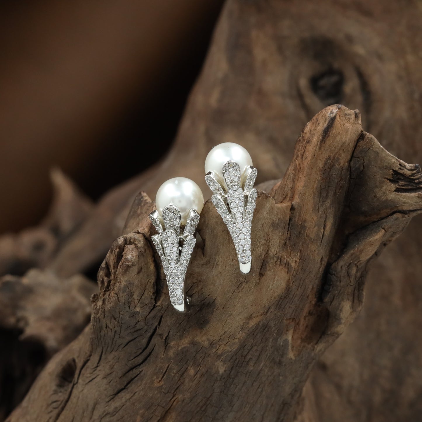 Decorative Crown Stud with Raised Pearl Placement