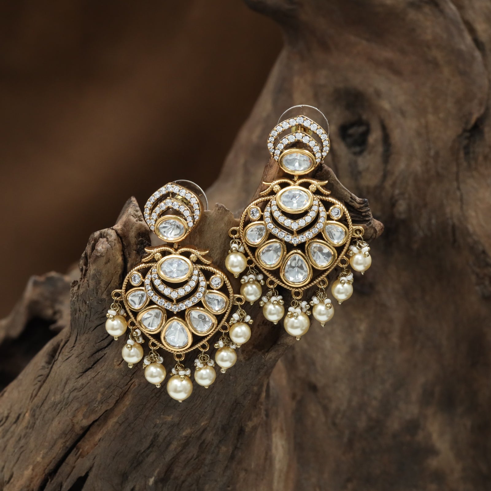 Pinnacle Arch Kundan Hanging with Circular Top Detailing and Pearl Cluster Drops